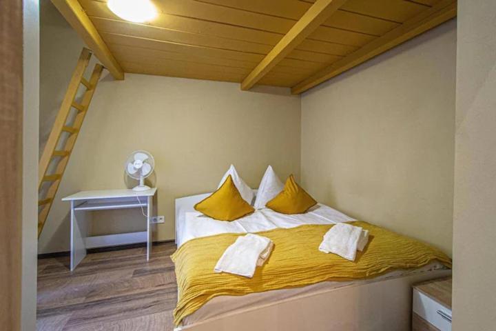 Cozy Homestay At Prague Main Station Eksteriør billede