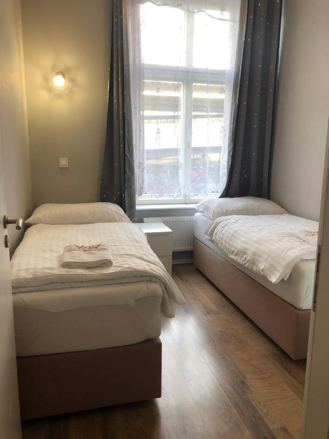 Cozy Homestay At Prague Main Station Eksteriør billede
